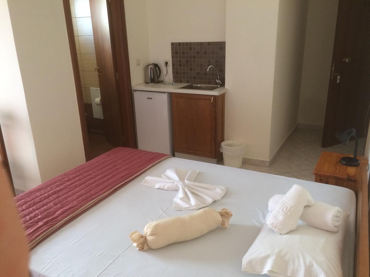 Molos Beach Rooms Кісамос Екстер'єр фото